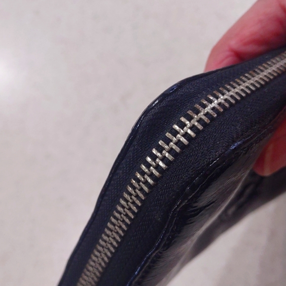 Tory Burch Miller Black Patent Leather Zip Around Continental Wallet EUC - Picture 10 of 13